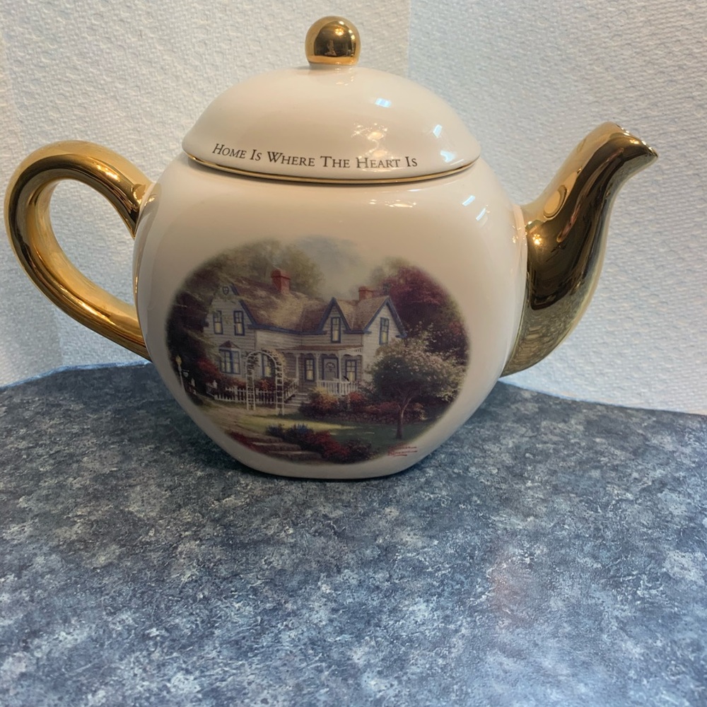 Home is Where The Heart Is Thomas Kincaid Teapot